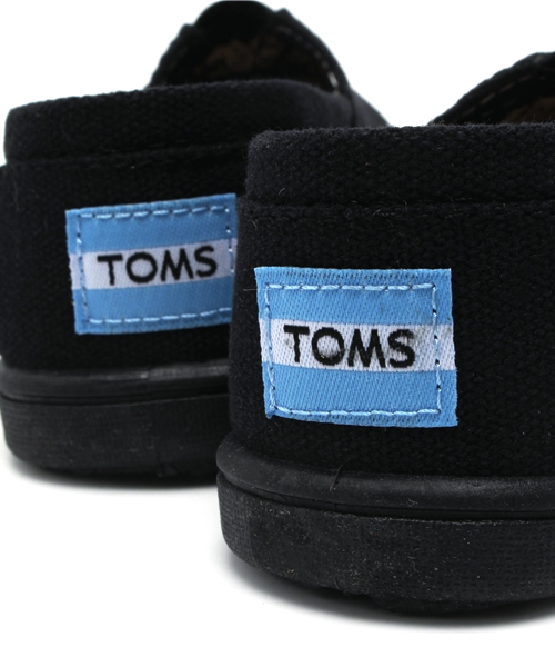 TOMS(トムス)の「ベビー キッズ トムス タイニー クラシック TOMS TINY-ORIGINAL CLASSICS Canvas(スニーカー・キッズ・ブラック/ネイビー/ブラウン/レッド/オフホワイト/ピンク・12cm/15cm/14cm/16cm/17cm/13cm)」の12枚目の写真