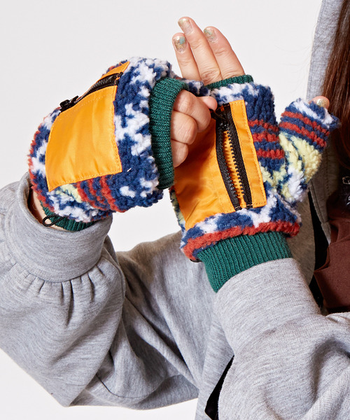 チャイハネ（チャイハネ）の「【チャイハネ】ファスナーポケット付きボアハーフグローブ（手袋・レディース・ブルー/ブラウン/オフホワイト・FREE）」の3枚目の写真