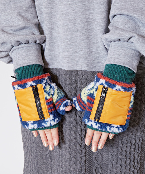 チャイハネ（チャイハネ）の「【チャイハネ】ファスナーポケット付きボアハーフグローブ（手袋・レディース・ブルー/ブラウン/オフホワイト・FREE）」の8枚目の写真