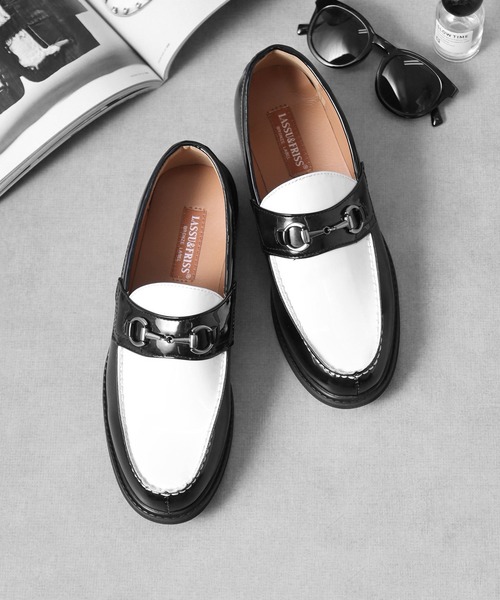 LASSU&FRISS(ラスアンドフリス)の「LASSU&FRISS ビットローファー(ローファー・メンズ・ブラック×ホワイト/ブラウン/ブラック/ライトブラウン/ブラック系その他/ダークブラウン/ネイビー/ブラウン系その他/ブラック系その他2・44/47/39/40/48/43/46/41/45/42/50)」の2枚目の写真