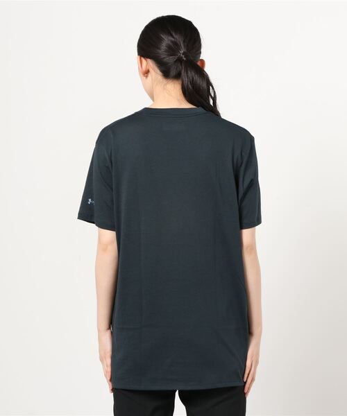 UNDER ARMOUR（アンダーアーマー）の「【別注】アンダーアーマー UA Live Branded Oversized SS 限定コラボ（Tシャツ/カットソー・レディース・ブラック/ピンク・XL/L/S/M）」の4枚目の写真