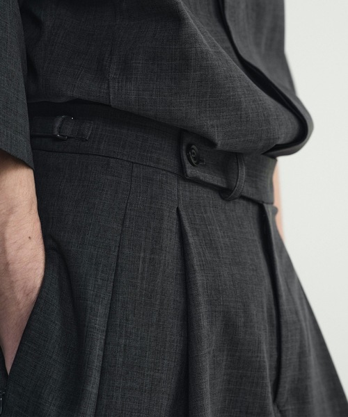 ato（アトウ）の「two tuck tapered pants（その他パンツ・メンズ・ダークグレー/ブラック・44/46/48）」の11枚目の写真