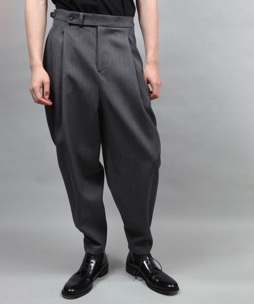 ato（アトウ）の「two tuck tapered pants（その他パンツ・メンズ・ダークグレー/ブラック・44/46/48）」の7枚目の写真
