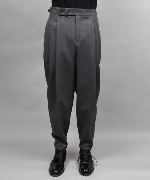 ato（アトウ）の「two tuck tapered pants（その他パンツ・メンズ・ダークグレー/ブラック・44/46/48）」の8枚目の写真