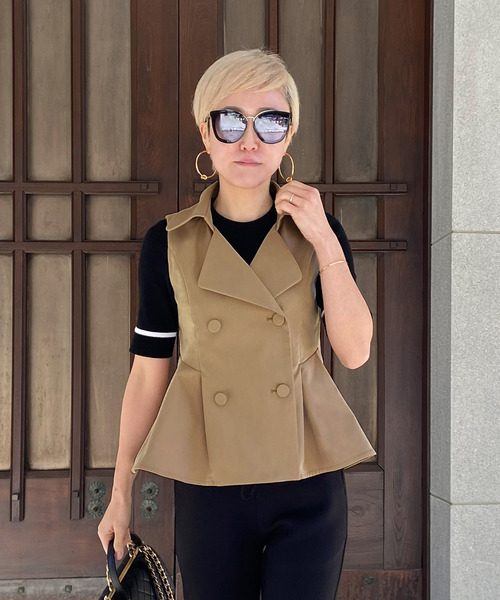 JENNE(ジェンヌ)の「ペプラムフレンチベスト(ベスト・レディース・ベージュ/ネイビー・SMALL/MEDIUM/LARGE)」の11枚目の写真