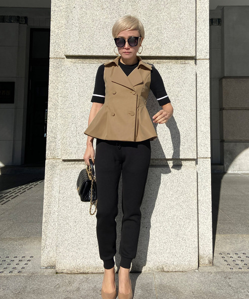 JENNE(ジェンヌ)の「ペプラムフレンチベスト(ベスト・レディース・ベージュ/ネイビー・SMALL/MEDIUM/LARGE)」の7枚目の写真