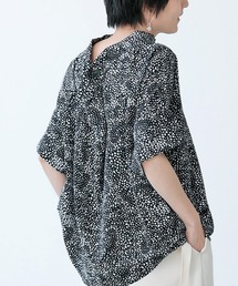 ロールネックドルマンブラウス