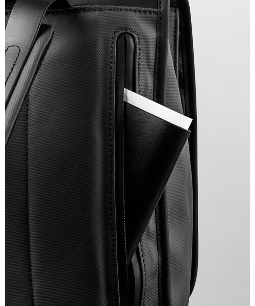 B:MING by BEAMS（ビーミングバイビームス）の「Topologie / Ransel Backpack（バックパック/リュック・メンズ・ブラック/オリーブ・ONE SIZE）」の5枚目の写真