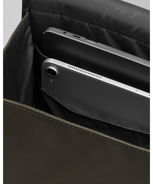 B:MING by BEAMS（ビーミングバイビームス）の「Topologie / Ransel Backpack（バックパック/リュック・メンズ・ブラック/オリーブ・ONE SIZE）」の14枚目の写真