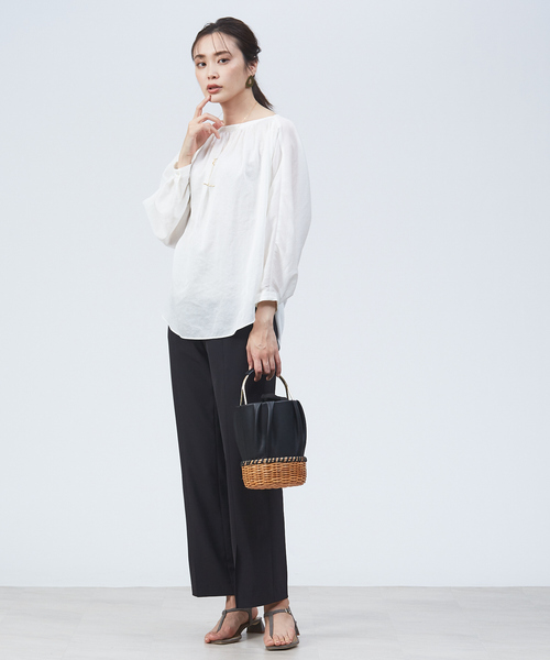 qualite（カリテ）の「シャドーストライプブラウス（シャツ/ブラウス・レディース・オフホワイト/ピンク/ネイビー・38）」の20枚目の写真