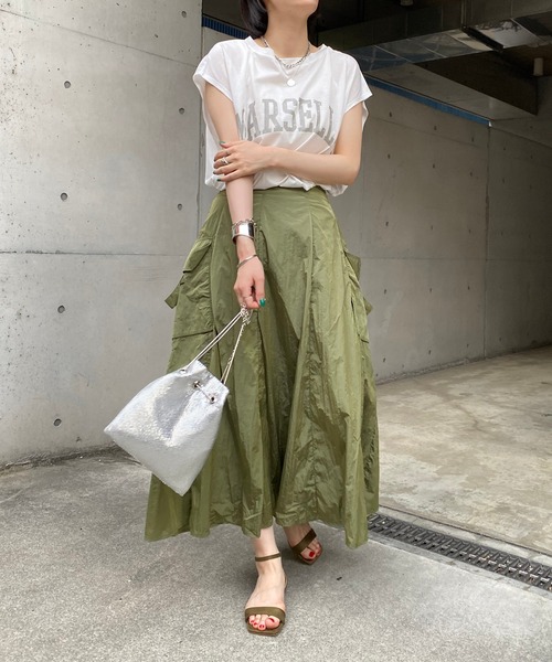 DouDou(ドゥドゥ)の「サテンカーゴスカート(スカート・レディース・カーキ/ブラック・FREE)」の9枚目の写真
