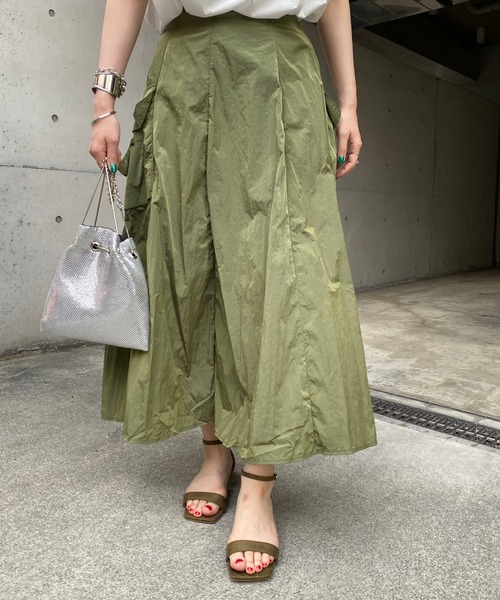 DouDou(ドゥドゥ)の「サテンカーゴスカート(スカート・レディース・カーキ/ブラック・FREE)」の13枚目の写真