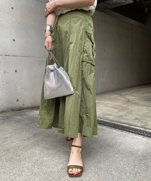 DouDou(ドゥドゥ)の「サテンカーゴスカート(スカート・レディース・カーキ/ブラック・FREE)」の14枚目の写真