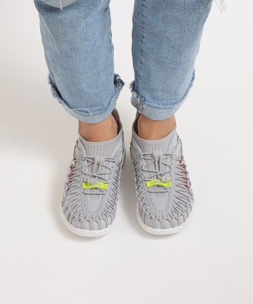 美品 KEEN UNEEK SNK キーン ユニーク スニーク 24cm グレー KEEN（キーン）の「UNEEK SNK / ユニーク スニーク（スニーカー