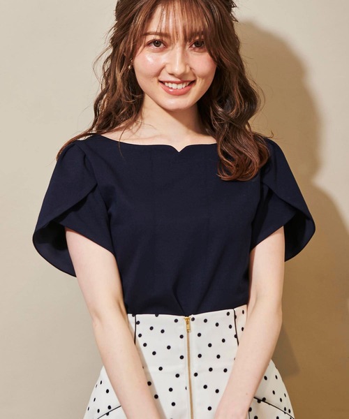 Noela（ノエラ）の「チューリップ袖カットソー（Tシャツ