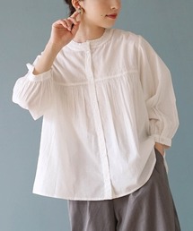 コットンピンタック マルチフロント フリルネックブラウス