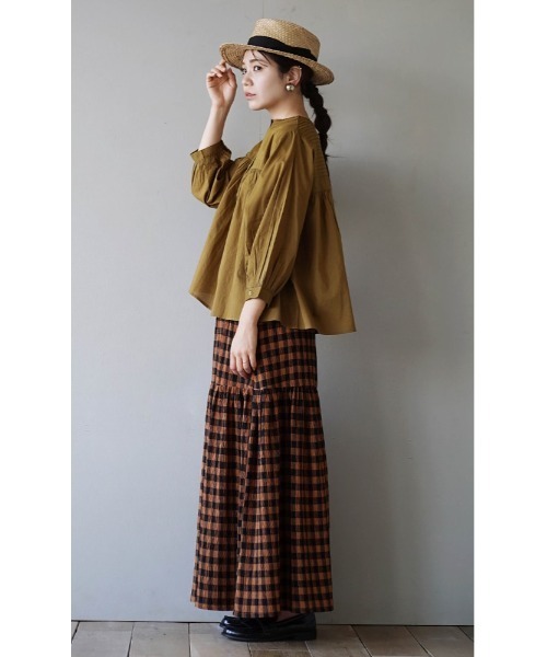 zootie（ズーティー）の「コットンピンタック マルチフロント フリルネックブラウス（シャツ/ブラウス・レディース・チャコール/グレイッシュベージュ/カーキ/スモークピンク/ホワイト/黄土色系/ライトベージュ/ブラック・フリー）」の13枚目の写真