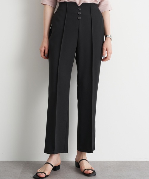 earth music&ecology（アースミュージックアンドエコロジー）の「フロントボタンセミフレアパンツ ＊（その他パンツ・レディース・ブラック/グリーン/ライトベージュ・S/M）」の2枚目の写真