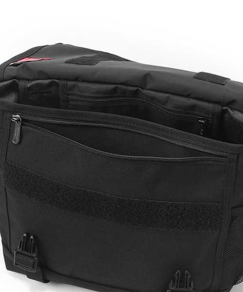 Manhattan Portage（マンハッタンポーテージ）の「Tillary Messenger Bag（メッセンジャーバッグ・メンズ・ブラック・MEDIUM）」の8枚目の写真