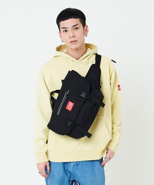 Manhattan Portage（マンハッタンポーテージ）の「Tillary Messenger Bag（メッセンジャーバッグ・メンズ・ブラック・MEDIUM）」の6枚目の写真