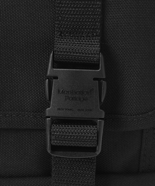 Manhattan Portage（マンハッタンポーテージ）の「Tillary Messenger Bag（メッセンジャーバッグ・メンズ・ブラック・MEDIUM）」の7枚目の写真