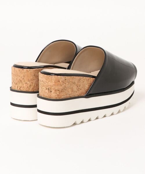 Sugar Sugar（シュガーシュガー）の「【SUGAR SUGAR シュガーシュガー】シャークエナメルサンダル（サンダル・レディース・ピンク系その他/ブルー系その他/ブラック系その他/イエロー系その他/ホワイト系その他・M/S/L/LL）」の7枚目の写真