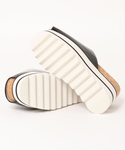 Sugar Sugar（シュガーシュガー）の「【SUGAR SUGAR シュガーシュガー】シャークエナメルサンダル（サンダル・レディース・ピンク系その他/ブルー系その他/ブラック系その他/イエロー系その他/ホワイト系その他・M/S/L/LL）」の6枚目の写真