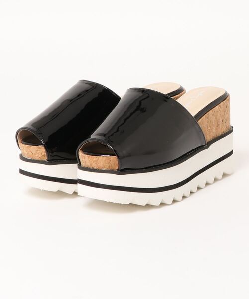 Sugar Sugar（シュガーシュガー）の「【SUGAR SUGAR シュガーシュガー】シャークエナメルサンダル（サンダル・レディース・ピンク系その他/ブルー系その他/ブラック系その他/イエロー系その他/ホワイト系その他・M/S/L/LL）」の10枚目の写真