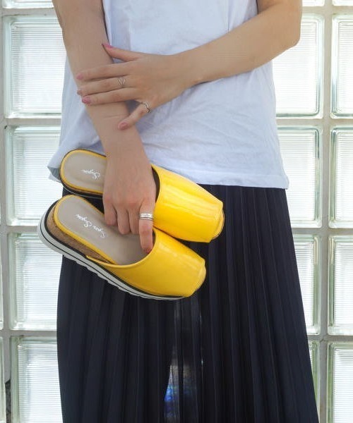 Sugar Sugar（シュガーシュガー）の「【SUGAR SUGAR シュガーシュガー】シャークエナメルサンダル（サンダル・レディース・ピンク系その他/ブルー系その他/ブラック系その他/イエロー系その他/ホワイト系その他・M/S/L/LL）」の17枚目の写真