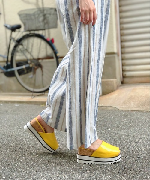 Sugar Sugar（シュガーシュガー）の「【SUGAR SUGAR シュガーシュガー】シャークエナメルサンダル（サンダル・レディース・ピンク系その他/ブルー系その他/ブラック系その他/イエロー系その他/ホワイト系その他・M/S/L/LL）」の22枚目の写真