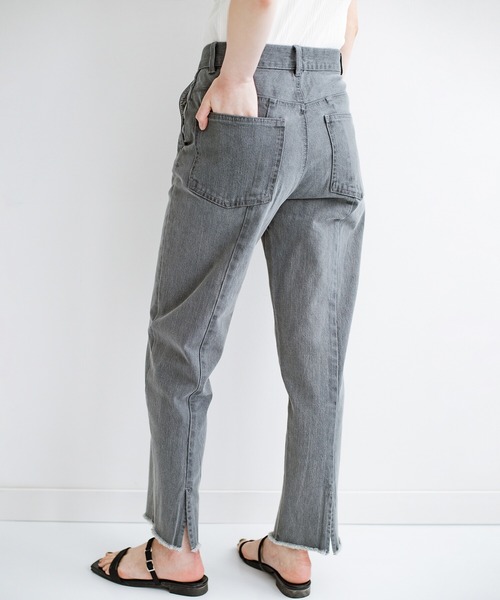 haco!（ハコ）の「【新色登場】これさえあればいつものコーデが2割増でおしゃれに見える　バックスリットが今っぽいデニムパンツby who made me（デニムパンツ・レディース・グレー/インディゴブルー・1/3/5/7）」の11枚目の写真