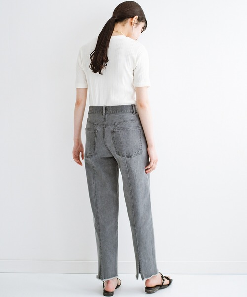 haco!（ハコ）の「【新色登場】これさえあればいつものコーデが2割増でおしゃれに見える　バックスリットが今っぽいデニムパンツby who made me（デニムパンツ・レディース・グレー/インディゴブルー・1/3/5/7）」の16枚目の写真