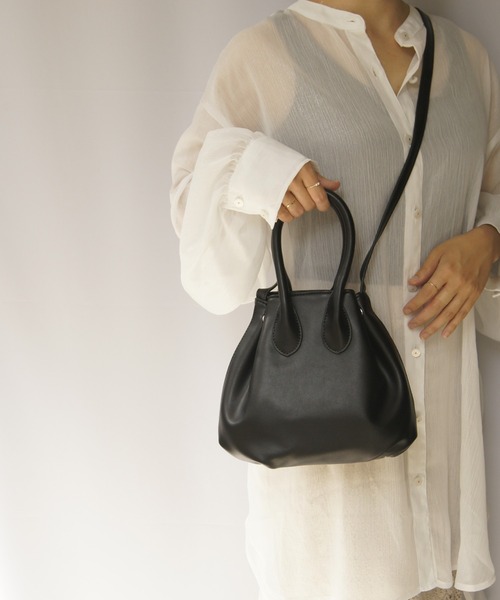 Loco Ocean（ロコオーシャン）の「巾着風バケツ型 2wayショルダーバッグ（ショルダーバッグ・レディース・ベージュ/ブラック/オフホワイト・ONE SIZE）」の3枚目の写真