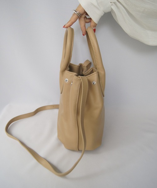 Loco Ocean（ロコオーシャン）の「巾着風バケツ型 2wayショルダーバッグ（ショルダーバッグ・レディース・ベージュ/ブラック/オフホワイト・ONE SIZE）」の21枚目の写真