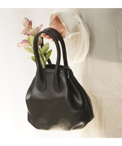 Loco Ocean（ロコオーシャン）の「巾着風バケツ型 2wayショルダーバッグ（ショルダーバッグ・レディース・ベージュ/ブラック/オフホワイト・ONE SIZE）」の5枚目の写真