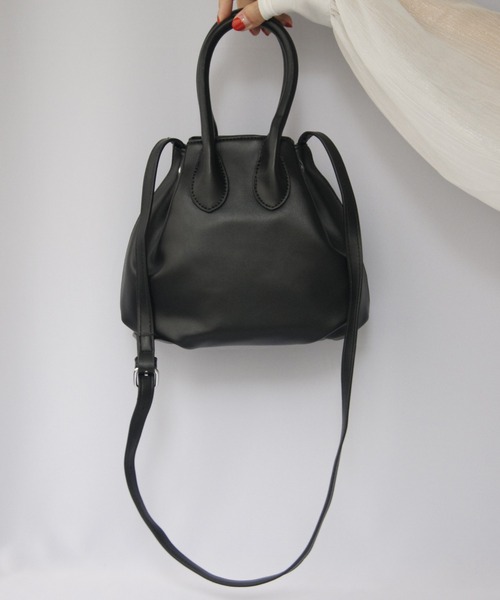 Loco Ocean（ロコオーシャン）の「巾着風バケツ型 2wayショルダーバッグ（ショルダーバッグ・レディース・ベージュ/ブラック/オフホワイト・ONE SIZE）」の6枚目の写真