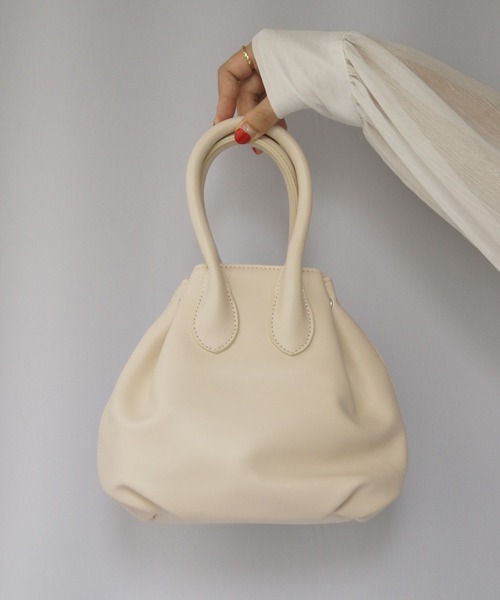 Loco Ocean（ロコオーシャン）の「巾着風バケツ型 2wayショルダーバッグ（ショルダーバッグ・レディース・ベージュ/ブラック/オフホワイト・ONE SIZE）」の11枚目の写真