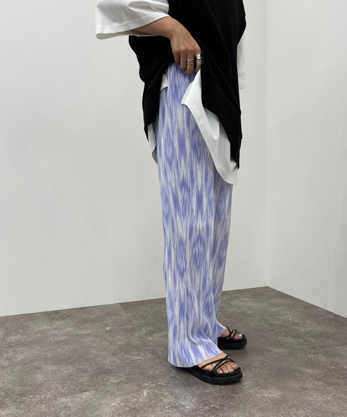 apres jour mignon(アプレジュールミニョン)の「柄プリーツパンツ【ZOZOTOWN限定アイテム】(その他パンツ・レディース・ブラック系その他/ブラック/パープル系その他/グリーン系その他3・MEDIUM/SMALL/X-LARGE)」の16枚目の写真