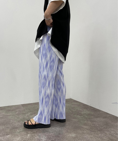 apres jour mignon(アプレジュールミニョン)の「柄プリーツパンツ【ZOZOTOWN限定アイテム】(その他パンツ・レディース・ブラック系その他/ブラック/パープル系その他/グリーン系その他3・MEDIUM/SMALL/X-LARGE)」の7枚目の写真