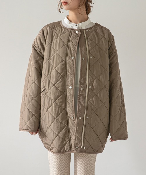 rectangle（レクタングル）の「リバーシブルキルティングコート（ノーカラージャケット・レディース・カーキ/アイボリー/モカ/ブラック・FREE）」の5枚目の写真