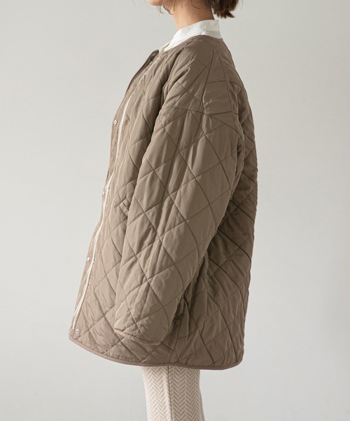 rectangle（レクタングル）の「リバーシブルキルティングコート（ノーカラージャケット・レディース・カーキ/アイボリー/モカ/ブラック・FREE）」の7枚目の写真