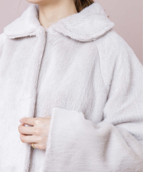 flower（フラワー）の「ドリーミングファーコート（ムートンコート・レディース・グレー/アイボリー・FREE）」の5枚目の写真