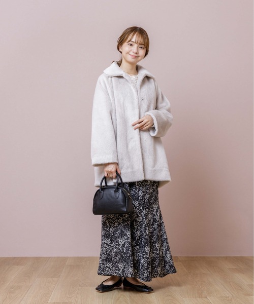 flower（フラワー）の「ドリーミングファーコート（ムートンコート・レディース・グレー/アイボリー・FREE）」の3枚目の写真