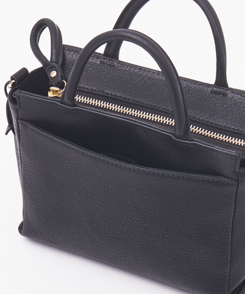 Rouge vif(ルージュヴィフ)の「【佐藤佳菜子さんコラボ】neque別注テープベルトハンドバッグ(ハンドバッグ・レディース・ブラック・フリー)」の5枚目の写真