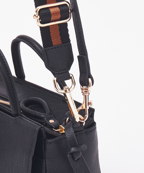 Rouge vif(ルージュヴィフ)の「【佐藤佳菜子さんコラボ】neque別注テープベルトハンドバッグ(ハンドバッグ・レディース・ブラック・フリー)」の13枚目の写真