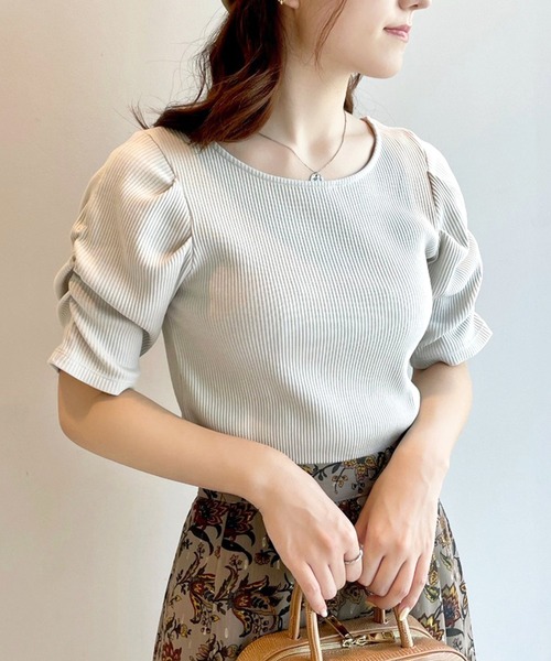 AG by aquagirl(エージーバイアクアガール)の「◆RENU(R)リブギャザースリーブプルオーバー【WEB限定サイズ】(Tシャツ/カットソー・レディース・ライトグレー/ブラウン系/ダークパープル/ダークグリーン/ブラック・38/40/36)」の3枚目の写真