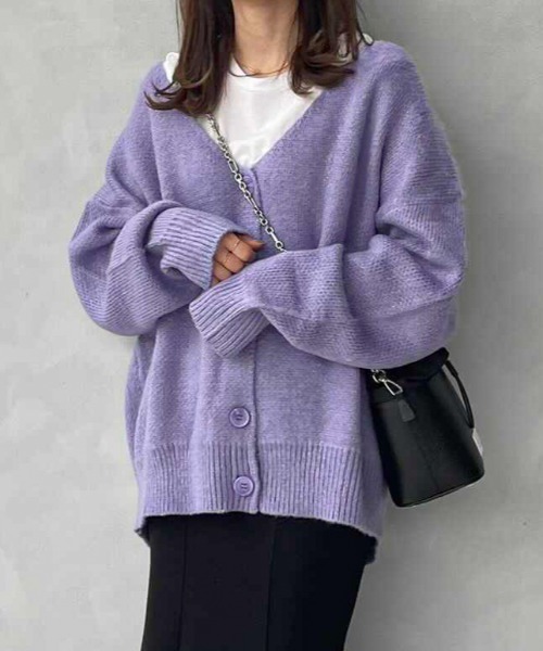 feepur（フェピュール）の「《ウォッシャブル》カラバリシャギーVネックカーディガン（カーディガン/ボレロ・レディース・グリーン/モカ/ブラック/パープル/オフホワイト/ピンク/イエロー・MEDIUM）」の5枚目の写真