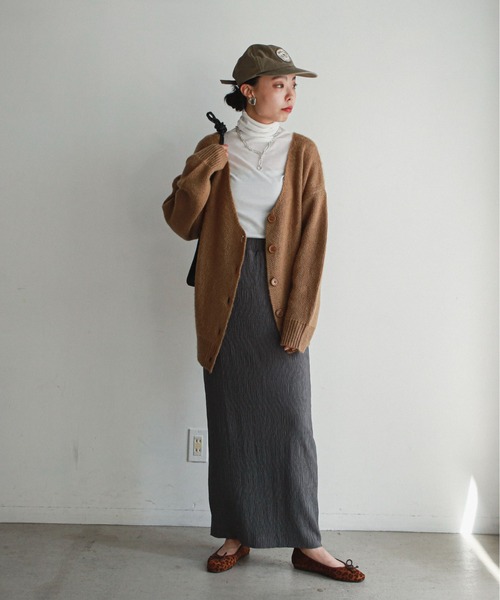 feepur（フェピュール）の「《ウォッシャブル》カラバリシャギーVネックカーディガン（カーディガン/ボレロ・レディース・グリーン/モカ/ブラック/パープル/オフホワイト/ピンク/イエロー・MEDIUM）」の10枚目の写真