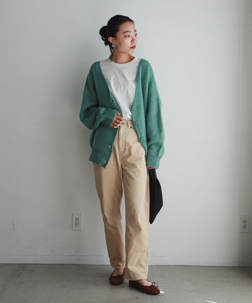 feepur（フェピュール）の「《ウォッシャブル》カラバリシャギーVネックカーディガン（カーディガン/ボレロ・レディース・グリーン/モカ/ブラック/パープル/オフホワイト/ピンク/イエロー・MEDIUM）」の12枚目の写真