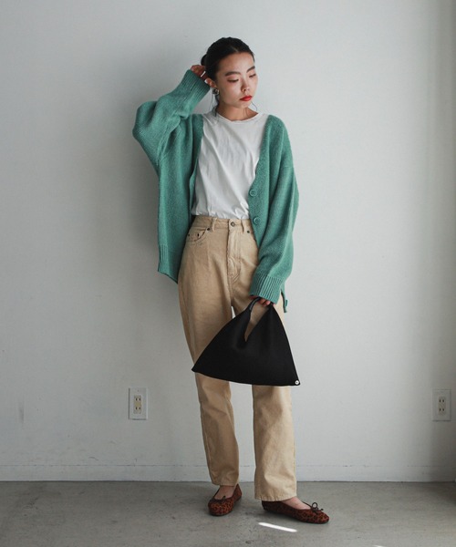 feepur（フェピュール）の「《ウォッシャブル》カラバリシャギーVネックカーディガン（カーディガン/ボレロ・レディース・グリーン/モカ/ブラック/パープル/オフホワイト/ピンク/イエロー・MEDIUM）」の13枚目の写真